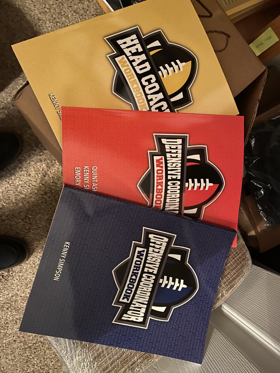 Bundle give away 

Retweet to win - drawing Tuesday 

Get organized this off-season 

fbcoachsimpson.com/downloads/work…