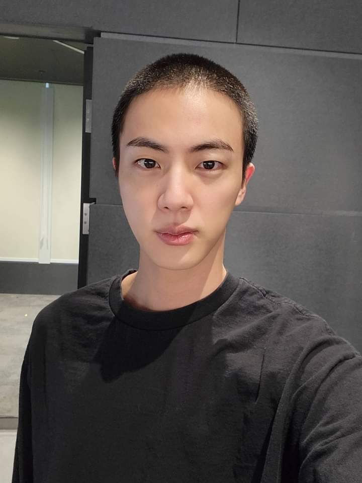 Fatyvb_7's tweet photo. No sabes cuánto te amo seokjin, te estaremos esperando mi luna💗 https://t.co/TjtlgWNr6O
