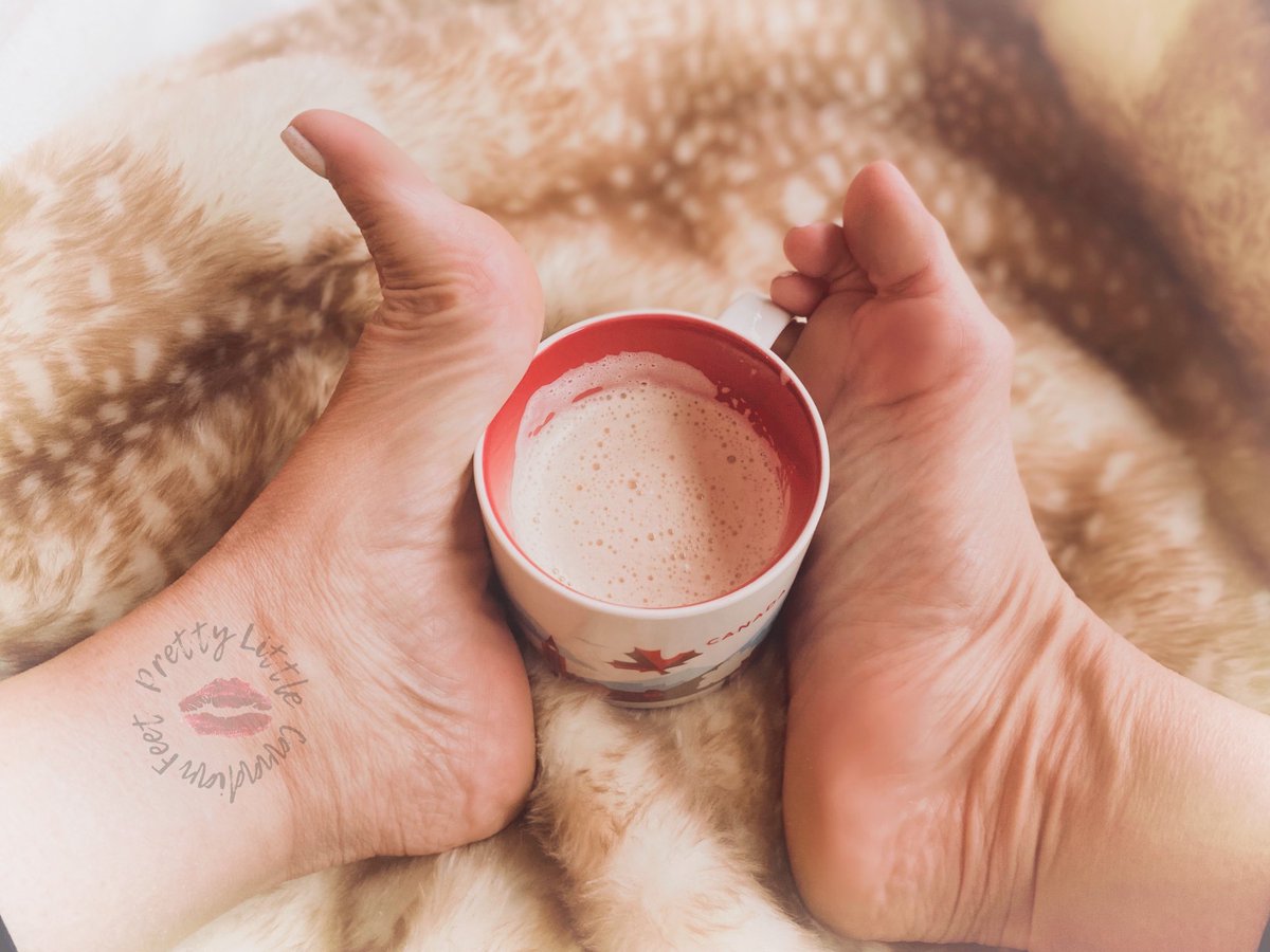pretty_cdn_ft's tweet photo. From Mexico to Europe for Christmas. What a weather change! Representing Canada for all you Canadian lovers 💋❤️ cum cuddle with me?
DM for your customs, not much is off the table baby! #feet #footfetish #toes #soles https://t.co/kDd28ByAE5