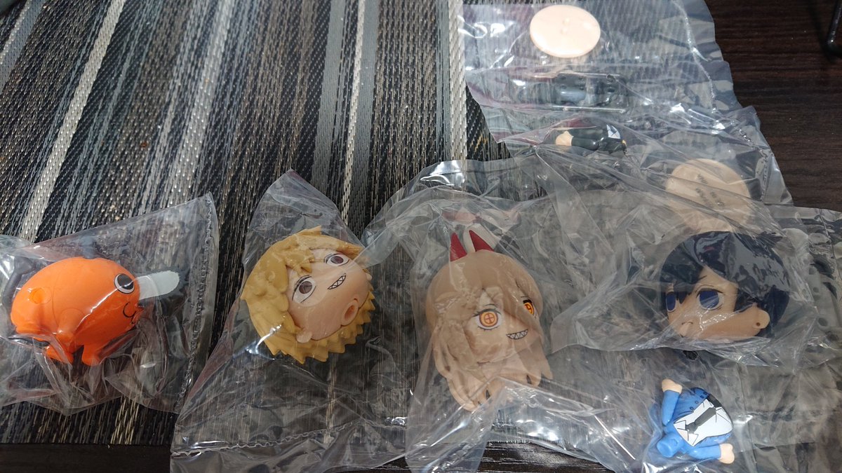 corrugated's tweet photo. 友人が遊びに来てくれた＼(^o^)／
しゃぶしゃぶ最高っす！
チェンソーマンガチャンやったら全部違うの出てくれて嬉しかった！
特にポチタはガチ濡れ＼(^o^)／ https://t.co/sCRITVK7bt
