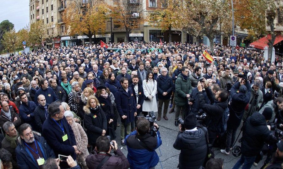 sergiosayas's tweet photo. Sánchez, escucha: Navarra está con la Guardia Civil. https://t.co/7OCkEj422U