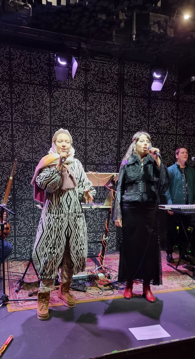 LizKatrinMusic's tweet photo. Yesterday concert with Ifi Ude in BARdzobardzo. 
#lizkatrin #concert #ifiude #singer #gamevocalist #vocalist #music #polishgirl #ludevo #ludowo #performance #koncert https://t.co/jt1EJNRbLz