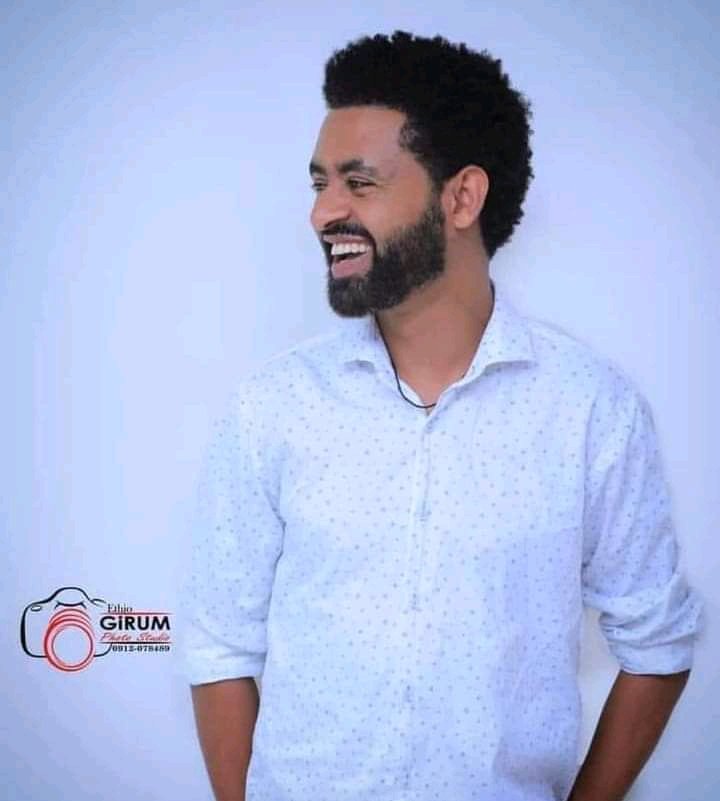 eyouale3's tweet photo. ሞት የማይቀር ቢሆንም እንደ ታሪኩ ባባ አይነት ብዙ መስራት የሚችል ወጣት ሲሞት ግን ልብ ይሰብራል። ታሪኩ ነፍስህ ��ገነት ትረፍ ተወዳጁ!😩😩😩 https://t.co/kAIMQwUddk