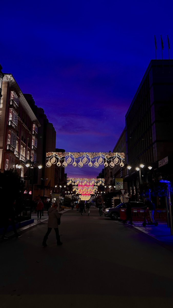 albathistle's tweet photo. León en navidad >>>> 
#leonesp https://t.co/V78HJfDlmt