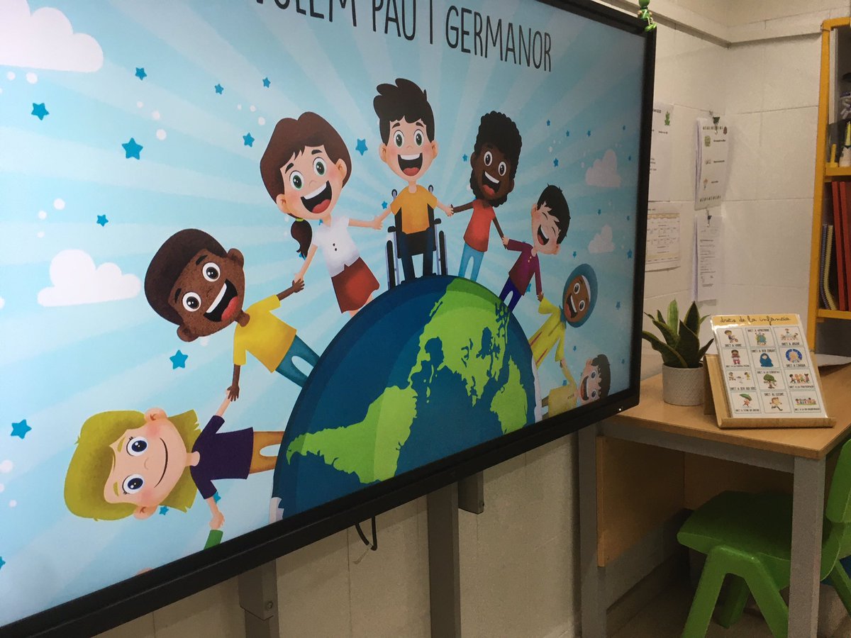Escola_EMDN's tweet photo. A la tarda, durant  la sessió de filosofia, els Gossos d'#I5 es  van dedicar a parlar sobre  el tema. #escolaemdn #escolapetitagransomriure https://t.co/AJuQIbVDNJ