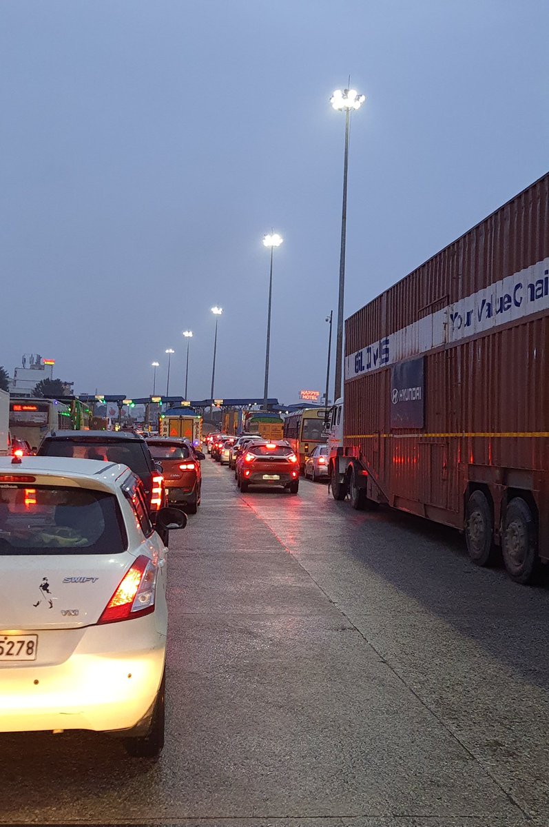 wanderingdevils's tweet photo. @MORTHIndia @nitin_gadkari 
Even after rules were set to avoid Long Queues at Toll Booths, this is the Situation at Most of the Toll Booths in India.
@ Atebelle Toll Bangalore Hosur Border https://t.co/wZDNQqNDYg