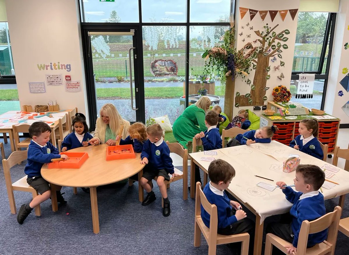 UttoxeterTrust's tweet photo. We are a dynamic and expanding multi-academy trust currently comprising eight schools – and our new build school @Bramshall_First serving the families of children in and around Staffordshire.
#school #uttoxeter #staffordshire #learningtrust #education https://t.co/6hnqjlywkr