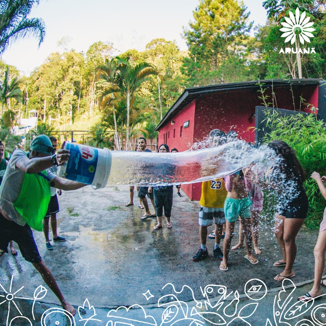 vemproaruana's tweet photo. Tá calor aí? O verão já chegou e nós estamos como? 😂

Quem quer brincar com água? 💦

#aruanã #acampamentoaruanã #vemproaruanã #arulovers #vemproaru https://t.co/MvfnkWHZ8w