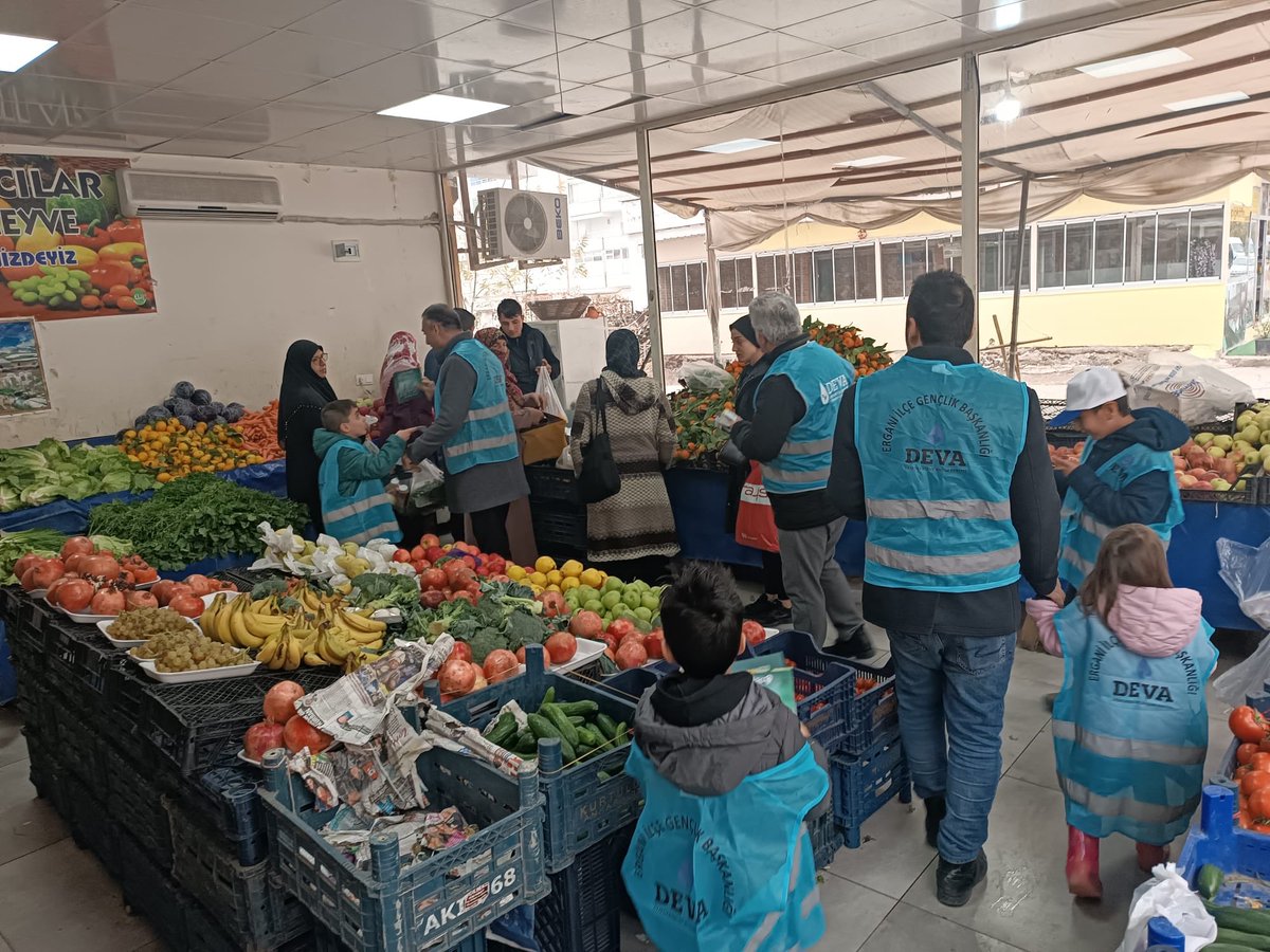 eyyubgunduz's tweet photo. @DevaErgani_ ve Diyarbakır il yönetimi olarak,Ergani Yenişehir’de esnaf ve park ziyaretini gerçekleştirdik.. #devaparkta #devaesnafda 
@diyarbakirdeva @devapartisi https://t.co/vLfvlciByo