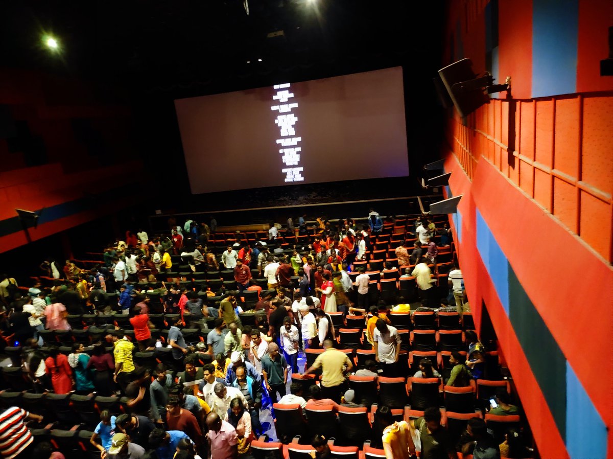MannanPadayappa's tweet photo. Had a great theatrical experience with @VettriTheatres for #BaBaReRelease. Great mashups for #ThalaivarBirthdaySpecial.It's a houseful 3PM show full of family audiences. My kids completely enjoyed #BabaReturns. #BabaRemastered #HBDSuperstarRajinikanth #HBDThalaivaa @rajinikanth https://t.co/5KUW9LG6pN