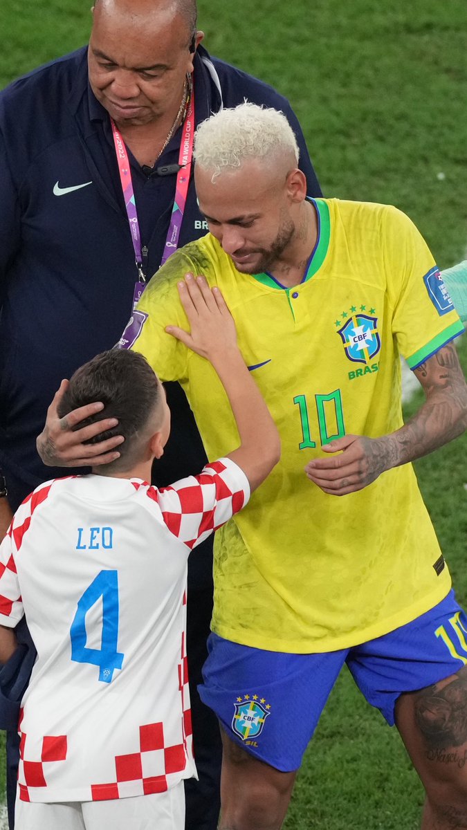 choquei's tweet photo. Perisic via instagram:

“Obrigado Neymar, o que você fez para meu filho significou muito para ele.” https://t.co/LoXNhDBri6