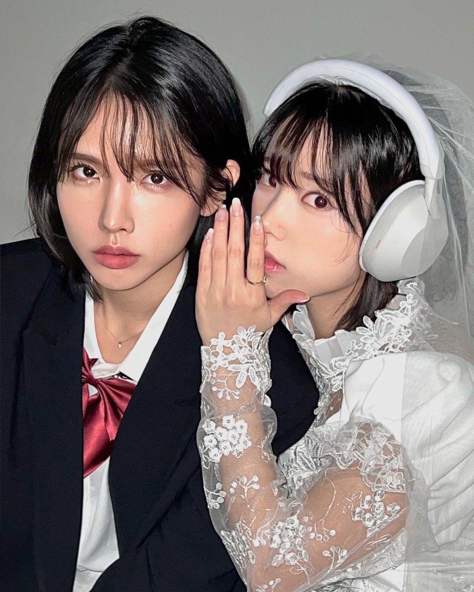 janwooo's tweet photo. 🖤🤍 https://t.co/9sdWye4mnV