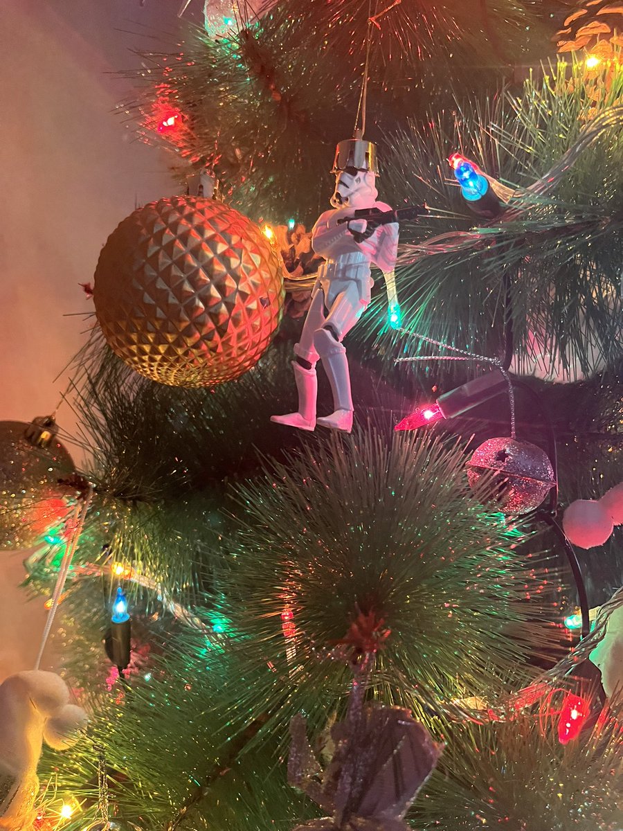 StuartBBT's tweet photo. Árbol montado 🎄 https://t.co/tNSVILLezS
