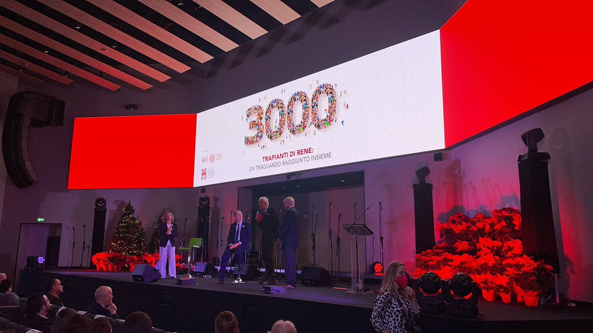 carletto_cec's tweet photo. Ieri, a Padova, per celebrare un traguardo eccezionale: 3000 #trapianti di rene del team del prof #Rigotti e della Pror.ssa @Lucreziafurian https://t.co/89m4hFKPPm