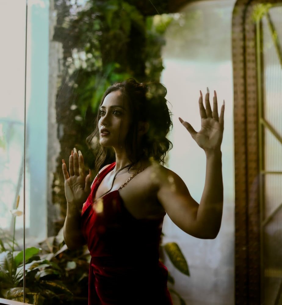 ShailAmika's tweet photo. The world is full of Magic ✨
·
·
#AmikaShail #magical #magic #magic_shots #portraitmood #portraitphotography #portrait https://t.co/HediaWpgxI