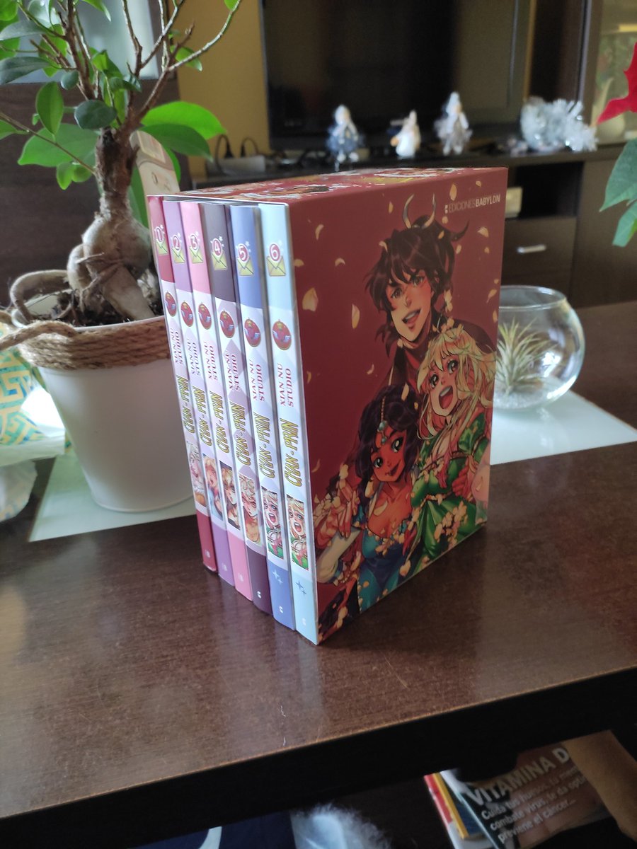 Crispina2001's tweet photo. Al fin ha llegado a mis garritas el tomo 6 de #ChanPrin #ChanPrin6  con su cofre y todo. ¡Gracias a las @XianNuStudio  y a todos aquellos que participaron en esta hermosa obra de mangañol!♡⁠(⁠Ӧ⁠ｖ⁠Ӧ⁠｡⁠) Estoy ansiosa por ver los futuros proyectos que tenéis pensado hacer. https://t.co/o0CZriLrBh