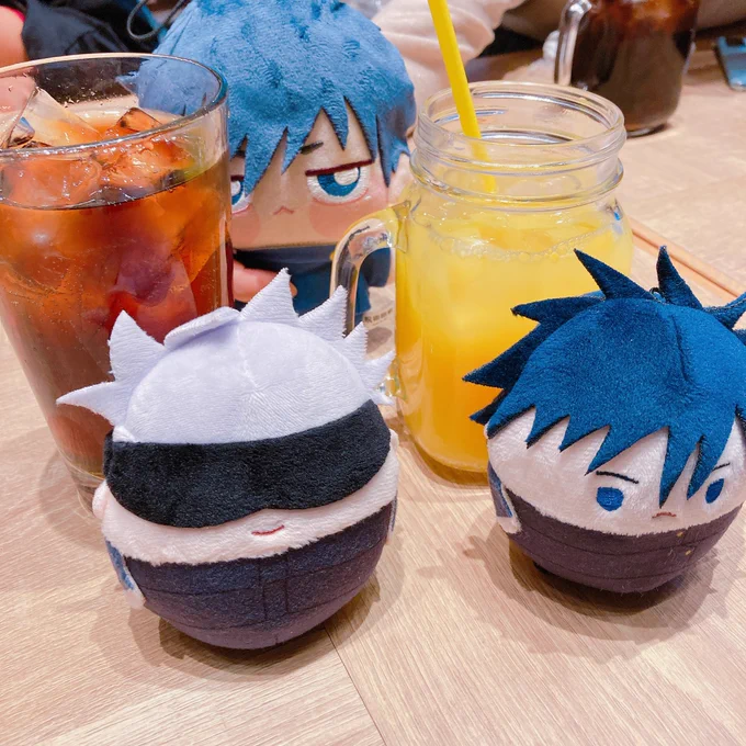 そんで手伝ってくださったメンバーでゴハンもいっちゃった。えへへ。1番活躍してなかったわたしがひとりだけ酒をかっくらっててサイテーでした〆切中我慢しとったからお酒ほんと美味かったよぉぉぉォォォ 