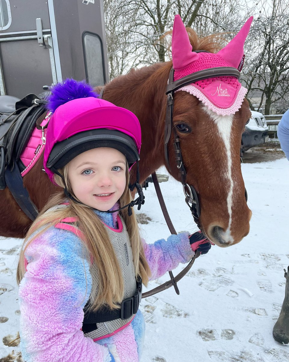 HaytonGina's tweet photo. @MPSClass5 Isla has been enjoying the snow today with her pony 🐴❄️ https://t.co/4Jl7BiJxbB