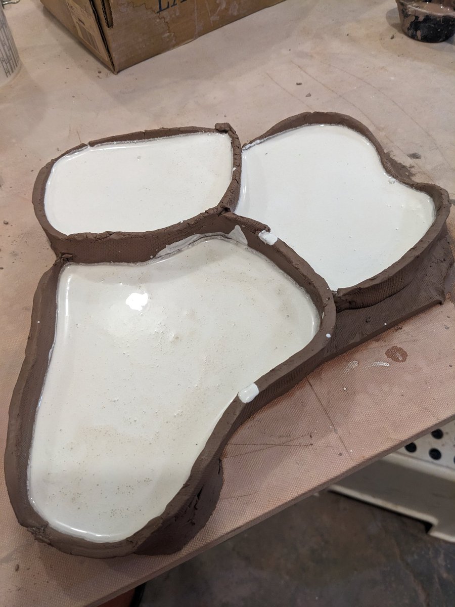 gertrudkrumpf's tweet photo. I went to a workshop with artist #georgerodriguez and was inspired to buy a 50 pound bag of ceramic plaster. I googled some directions and went to work. #ceramicplaster #ceramics #handmade #makers #artistsontwitter #pottery https://t.co/uz1Zg85U24
