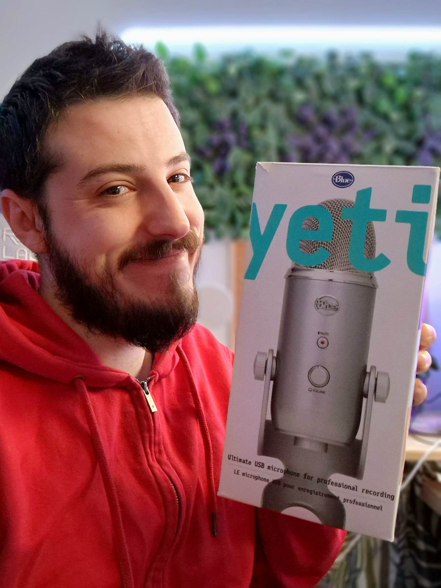 Phinarel's tweet photo. 🎁 GIVEWAY DE NOËL 🎄🎁

Gagne mon ancien micro Blue Yeti !

Pour participer :

● Follow Twitch : https://t.co/NPAZVvSdXC 
● Follow Twitter + RT
● Follow Insta : https://t.co/qxqVN7Y5la

TAS le 25/12/22

#CONCOURS #Giveway #TwitchStreamer #twitchfr #twitchaffiliate #streamer https://t.co/P1eENUiw63