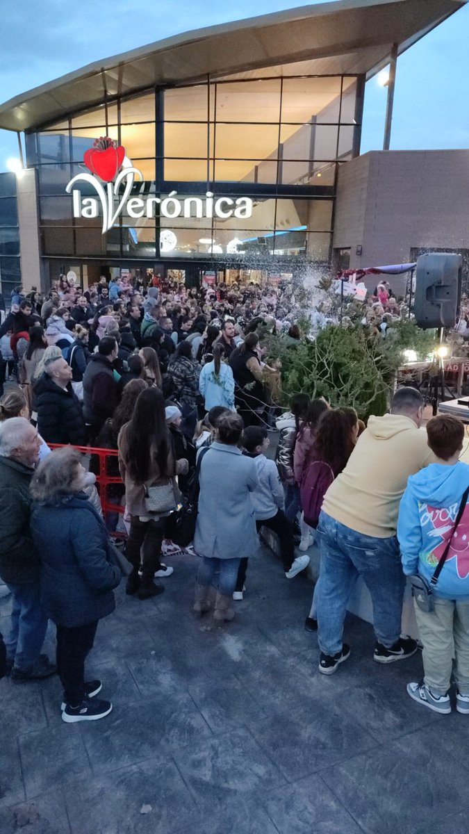 Centro Comercial La Verónica tweet media
