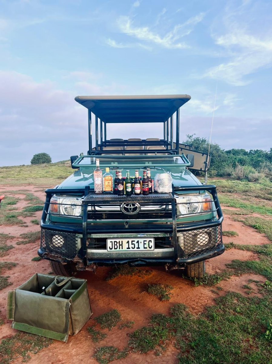 amakhala's tweet photo. Safari stop with drinks and snacks while watching the sun go down! 😍 

📸 : Lindsey Hankin 

#Big5Safari #MalariaFree #BucketListSafari #WhenOnSafari #OnlyInAfrica #TravelSouthAfrica #AfricaAwaits #Africa #SouthAfrica #Travel #TravelSA #TravelZA #AmakhalaGameReserve https://t.co/weEX4Xbaen