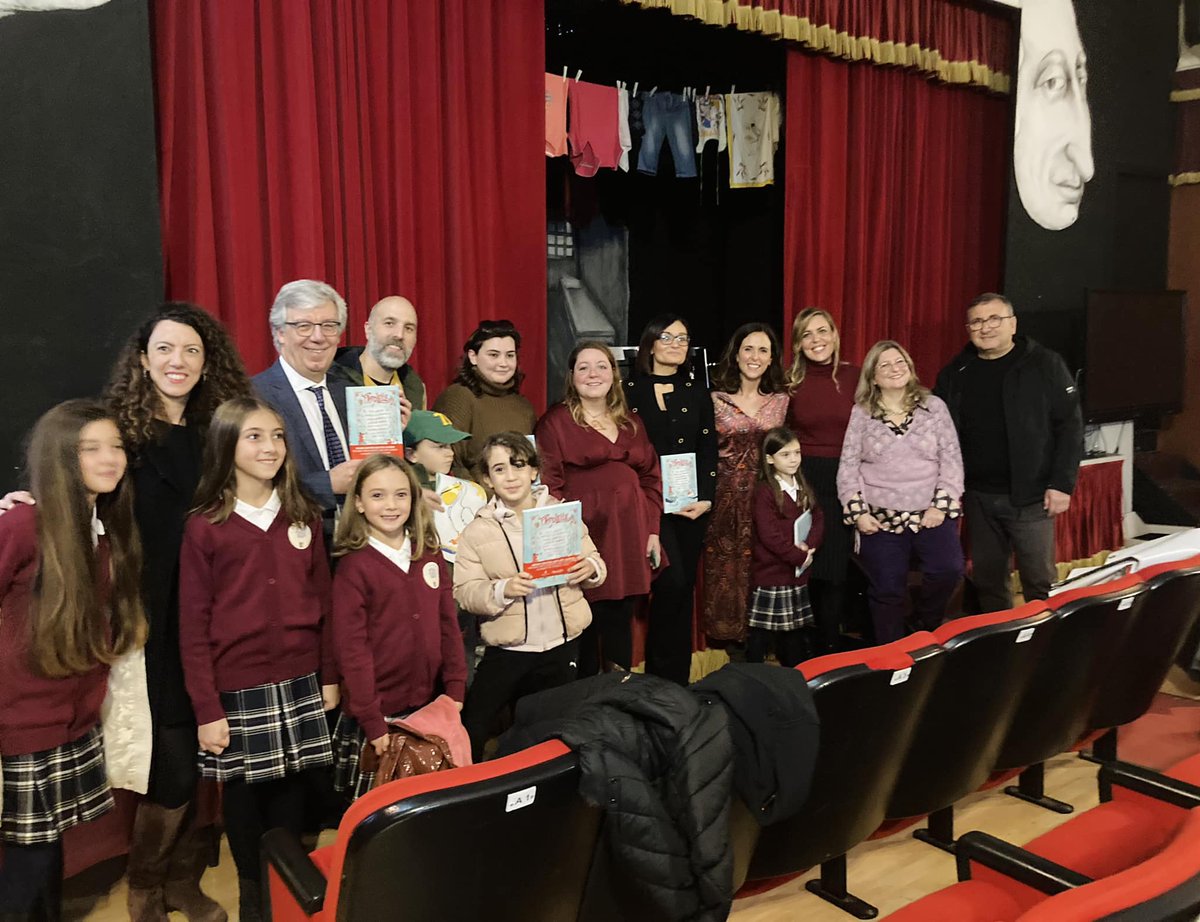Fgs_Fondazione's tweet photo. Una giornata davvero speciale con #Favolette e tanti amici per leggere storie e donare libri alle bambine e ai bambini degli ospedali pediatrici italiani. 
Grazie a tutti, il viaggio di questo libro magico continua, state con noi. https://t.co/jaqyrqMdak