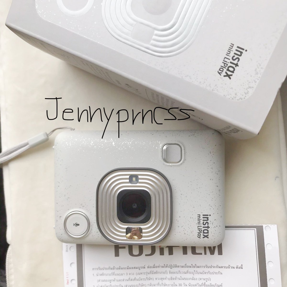 jxnniprncsz's tweet photo. ขายกล้องโพลาลอยด์ Fuji instax mini Liplay สี stone white (หายาก)  สภาพใหม่มาก 

💜ราคา 4,200💜

อุปกรณ์ครบ กล้อง กล่อง สายชาจ
ส่ง kerry/ปณ.ไทย.หรือนัดรับตาม BTS / MRT  #Instax #miniliplay #กล้องโพลารอยด์ #กล้องมือสอง #트레저 #김준규 #TREASUREMAKER #ตลาดนัดTREASURE #KIMJUNKYU https://t.co/ImcNoabGFz