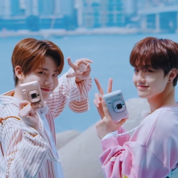 jxnniprncsz's tweet photo. ขายกล้องโพลาลอยด์ Fuji instax mini Liplay สี stone white (หายาก)  สภาพใหม่มาก 

💜ราคา 4,200💜

อุปกรณ์ครบ กล้อง กล่อง สายชาจ
ส่ง kerry/ปณ.ไทย.หรือนัดรับตาม BTS / MRT  #Instax #miniliplay #กล้องโพลารอยด์ #กล้องมือสอง #트레저 #김준규 #TREASUREMAKER #ตลาดนัดTREASURE #KIMJUNKYU https://t.co/ImcNoabGFz
