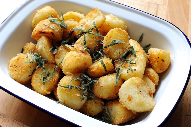 To get you ready for a spud-tacular Christmas this year, our Head Chef, Peter Thompson, has put together our first festive recipe spotlight - How to cook the BEST, crispy roast potatoes 🧑‍🍳

Read our recipe here 👉 bit.ly/3HkiFTy

#FestiveRecipe #XmasDinner #PandJLive