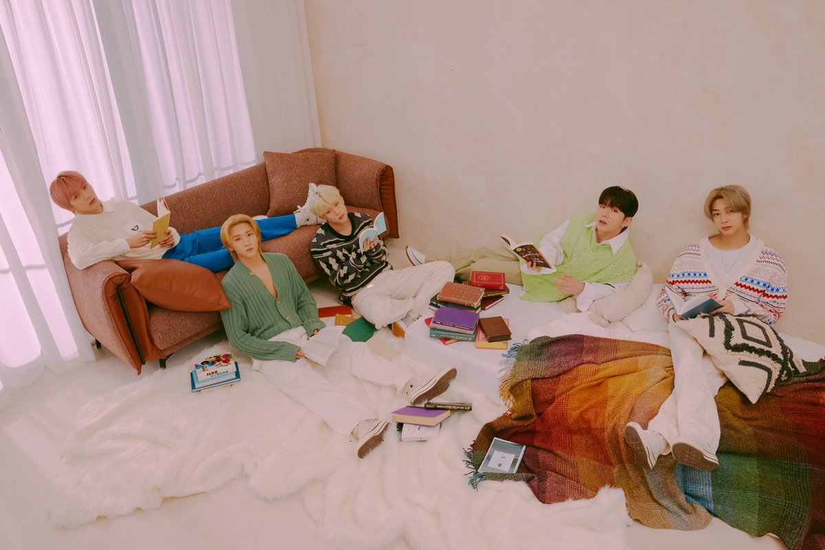 0514universe's tweet photo. [📸] THE READER 1 - #몬스타엑스 https://t.co/1W1RsDZWbk