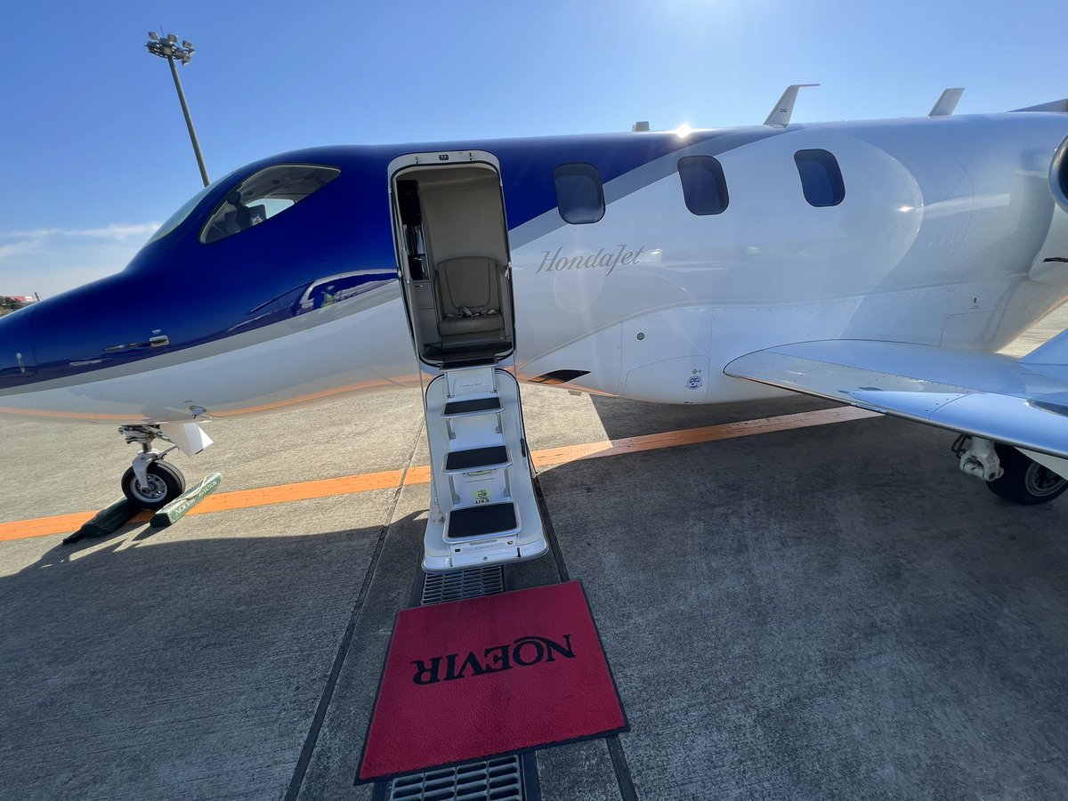 alohamiler's tweet photo. 【プライベートジェット🛩搭乗日記③】
ホンダジェット　JA123P
成田空港34Lに最終アプローチ

着陸後はプライベートジェット駐機場で降機してお迎えの車に乗り特別ゲートを通り空港ターミナルへ

#ホンダジェット　#プライベートジェット https://t.co/GH0TyIKZe1