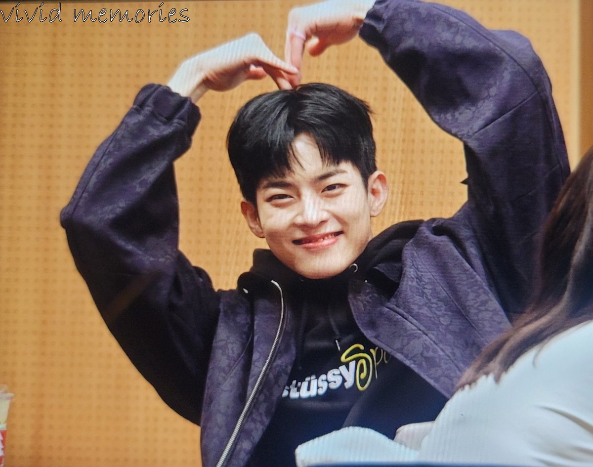 221211 빅톤 사운드웨이브 대면 팬싸인회 Preview

귀여워 진짜ㅠㅜㅠㅠ아가야ㅜㅠㅜㅜㅜ

#수빈 #정수빈
#SUBIN #JUNGSUBIN   
#빅톤      #VICTON   
#Choice #Virus #바이러스