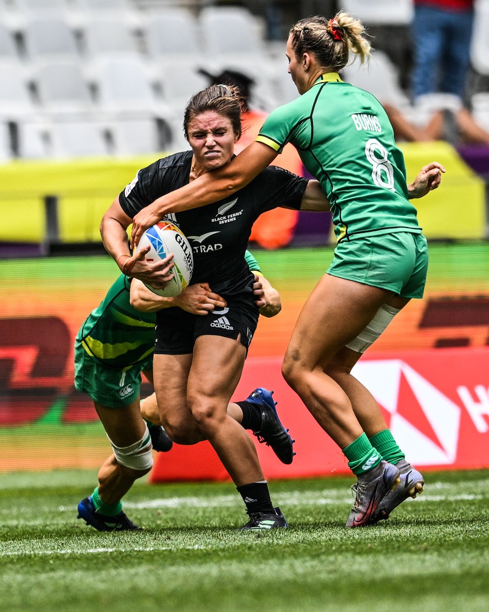 #CapeTown7s Women's finalists decided - it's Australia vs New Zealand at 19h26 🤩 #FeelTheVibes