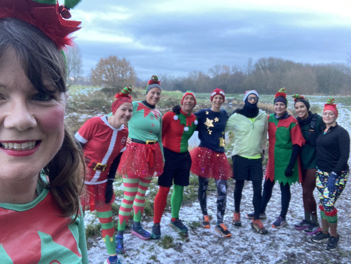 ZoeMerchantOT's tweet photo. Gutted that the @RunnorthwestRun @tatton_park #YuleYomp was cancelled. Never ones to admit defeat, we ran our @GatleyRunners elf run along the Mersey instead. Merry Christmas everyone π #ExerciseisMedicine https://t.co/AMvapYGDqd