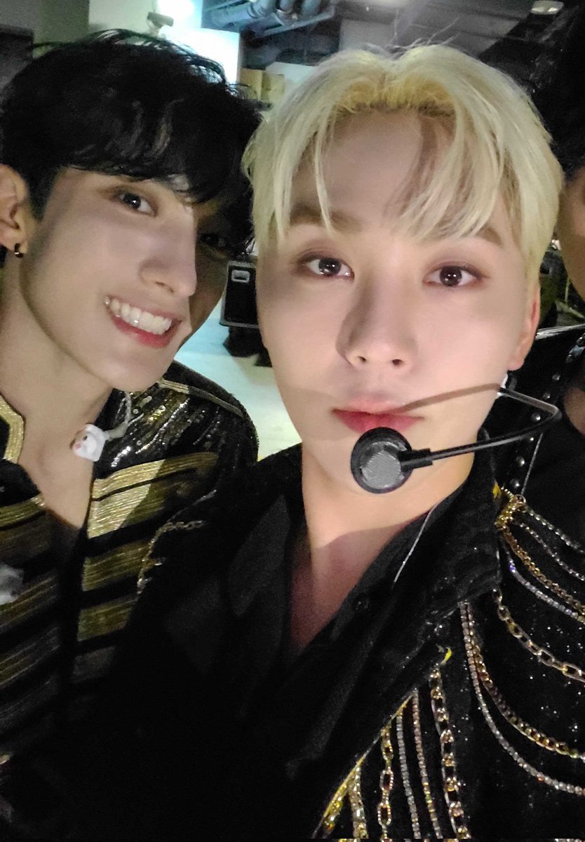 booseokzone's tweet photo. #승관 #도겸 #booseok #seokboo @pledis_17 #세븐틴 https://t.co/B4HAtac4ky