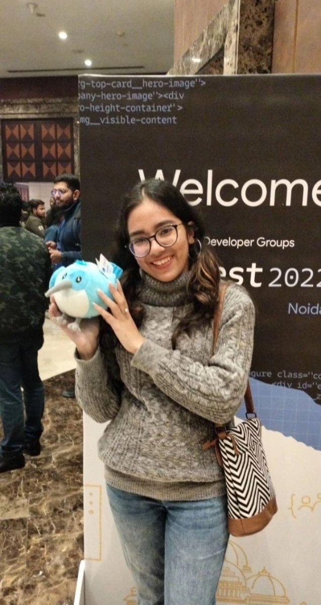 SaloniStuti's tweet photo. The one with the Dash. 
This cutie's demand NGL🥹
@knowShubhangi @flutter_delhi
@FlutterDev 

#FlutterDelhi #DevFestNoida https://t.co/8VpHakdwL8