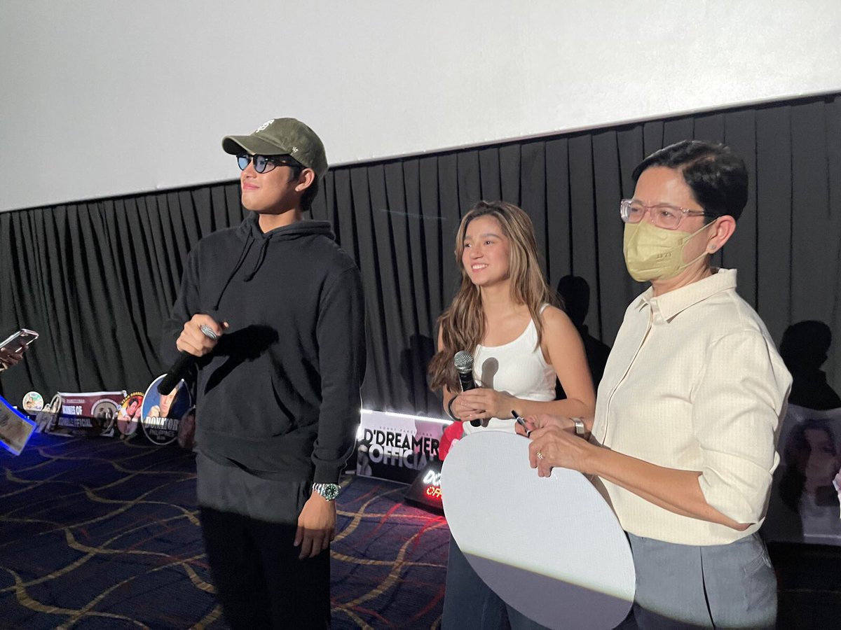 StarCinema's tweet photo. Finally, they’re here!!! Damang-dama talaga ang 24-ever kilig! 🧡💚💜

Donny and Belle at the #AnInconvenientLove Thanksgiving Block Screening at Fishermall 🥰🤩

#AnInconvenientLoveNowShowing on its third week! 🛎💯 https://t.co/4ibebgSYBT
