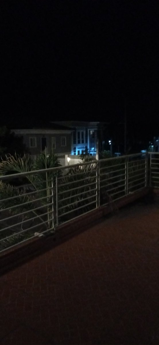 ellejae21's tweet photo. Me: First month ng death ni mama bukas :((
Friend: Tara sa Sariaya. May resthouse dun, beach tayo.
Me: May pasok ako ng Monday
Friend: Hatid ka namin sa work, pero magbeach tayo https://t.co/p9iaQ6jo1k