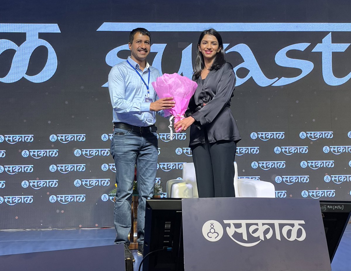 GlobalSwasthyam's tweet photo. Mr.Uday Jadhav Welcoming @nupuursohi at #SwasthyamPune.

#Swasthyam #globalswasthyam #sakal #sakalmedia #wellness #meditation #spirituality @SakalMediaNews #Swasthyam2022 #SwasthyamPune https://t.co/sF6i1OkAE1