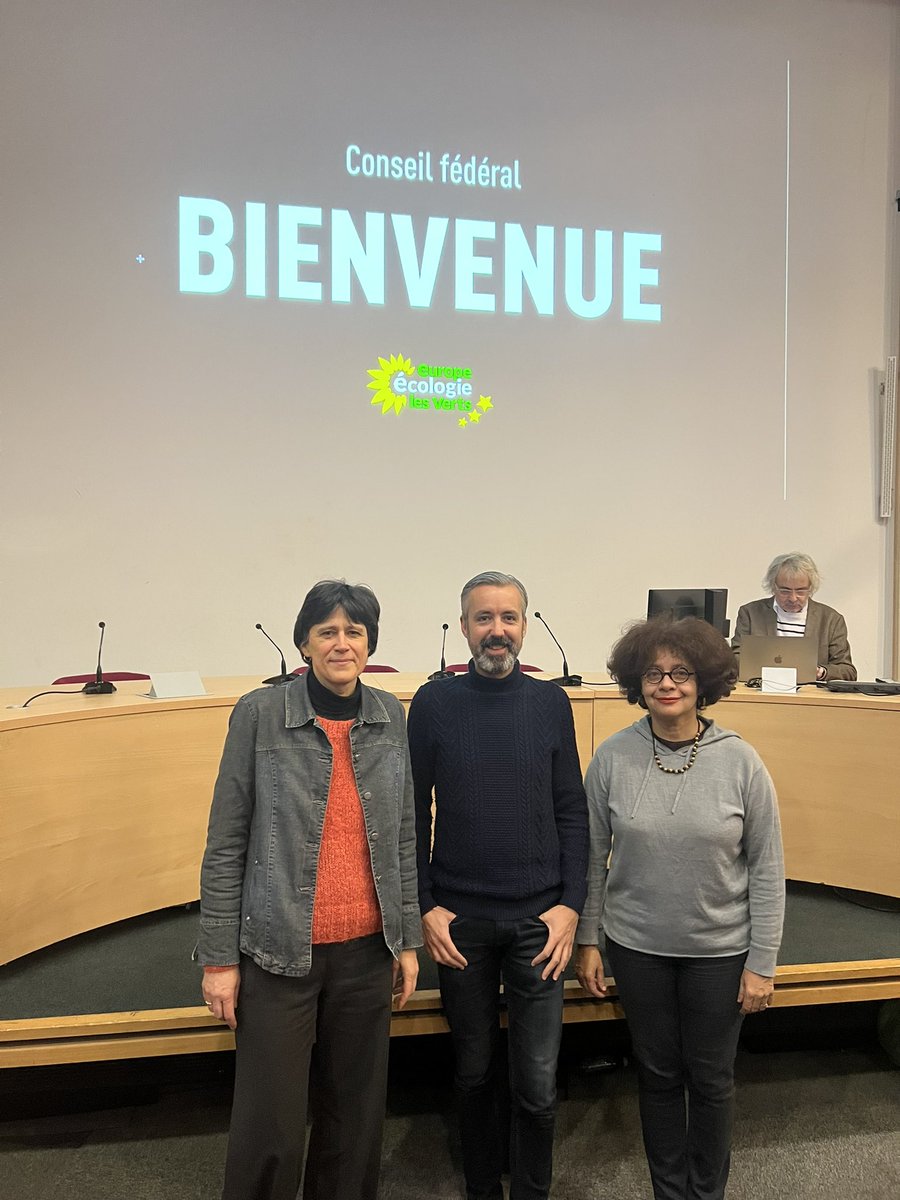 AntoineMAURICE's tweet photo. Honoré d’avoir été élu au Conseil fédéral (CF) d’@EELV pour mettre en œuvre avec mes collègues la feuille de route d’1 #écologie populaire et victorieuse avec une claire majorité. Très heureux et fier que notre CF ait choisi 1 femme comme présidente, bravo chère @nadineherrati 💚 https://t.co/3r6TJXBmCM