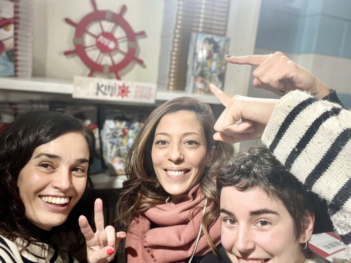 Il•lusió màxima de veure la feina de mesos feta realitat! <a href="/KajiMangaCAT/">Kaji Manga</a> al <a href="/MANGAbcn/">Manga Barcelona</a>!! 🙌🏼❤️

<a href="/MarinaBaguette/">Marina 🍋</a> #DikraRedondo <a href="/GEnciclopedia/">Enciclopèdia Catalana</a>