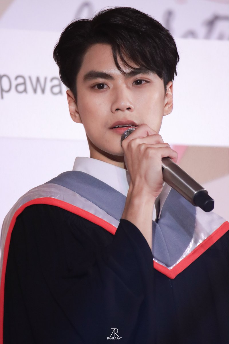 ohmnanon2728's tweet photo. ภูมิใจในตัวโอมจัง ภูมิใจมาก ๆ 🧡🐶

#OhmPawatGraduation
#OHMPAWAT
#PARAPATPIX https://t.co/bSlZj3Gs34