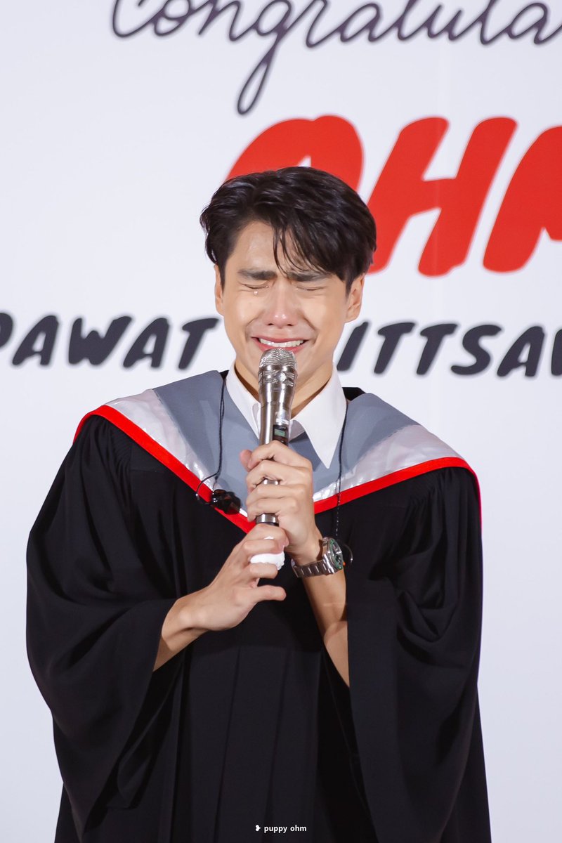 ammyyonn's tweet photo. ขอบคุณโอมที่เติบโตมาอย่างดี เป็นโอมในแบบที่โอมเป็นดีที่สุดแล้ว ขอบคุณที่เป็นความสุข พลังบวก แรงบันดาลใจ และเป็นกำลังใจให้เรา อยากบอกว่าทุกคนเข้าใจความรู้สึกของโอม พวกเรารักโอมนะ และรับรู้ได้ว่าโอมก็รักพวกเราเช่นกัน ขอบคุณนะคะ หันกลับมาหาได้เสมอนะ 🧡
@ohmpawatt #OhmPawatGraduation https://t.co/mIrX9GODVF