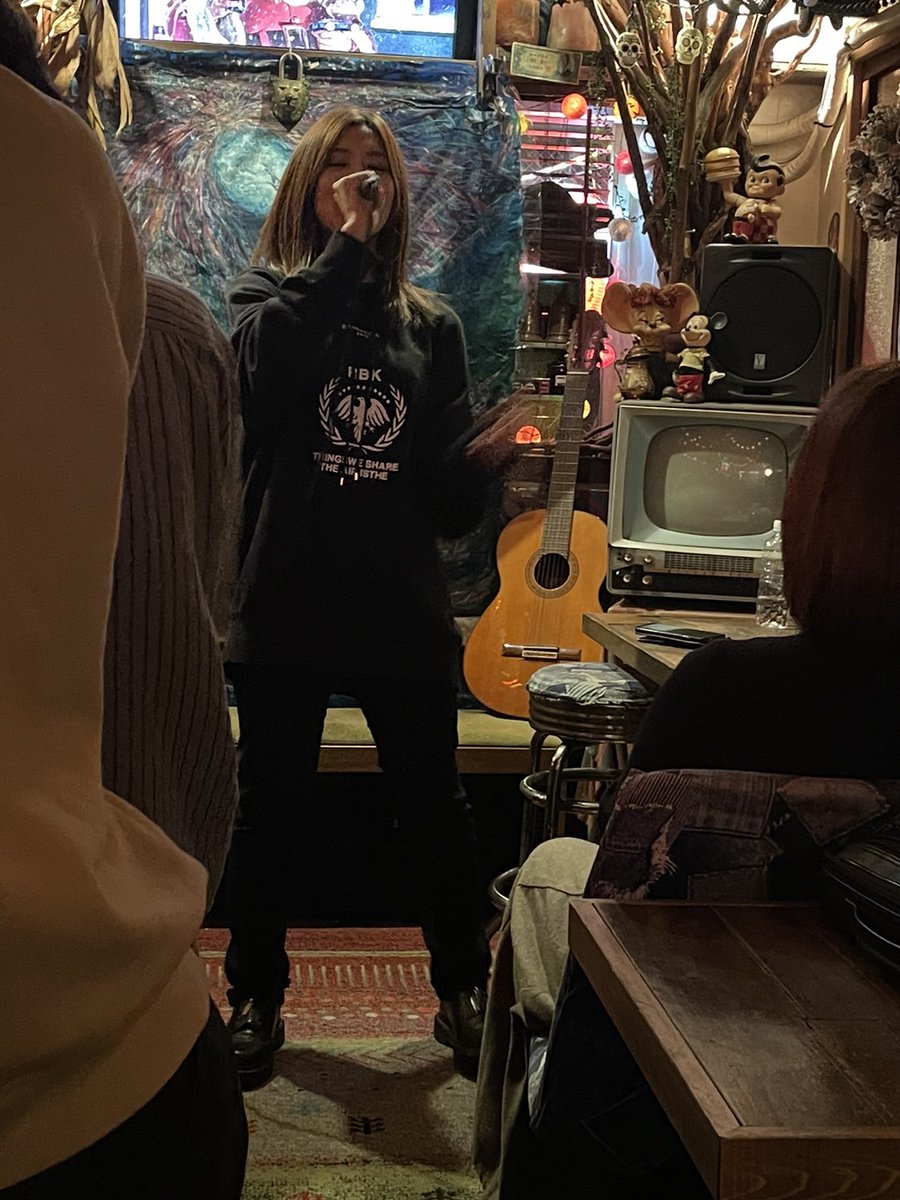 ROCKSTAR758's tweet photo. 昨日は #CROFTUM presents 『Jammin' Girls music live』にお越しいただきありがとうございました!
今回はコロナ禍以来初のライブというのもあり、数年振りにお会いできた方もいらっしゃって、元気な姿をみられて本当に嬉しかったです。
#hadakakitchen #applejam #ちぇる #alonewolf https://t.co/K73y8uFppF