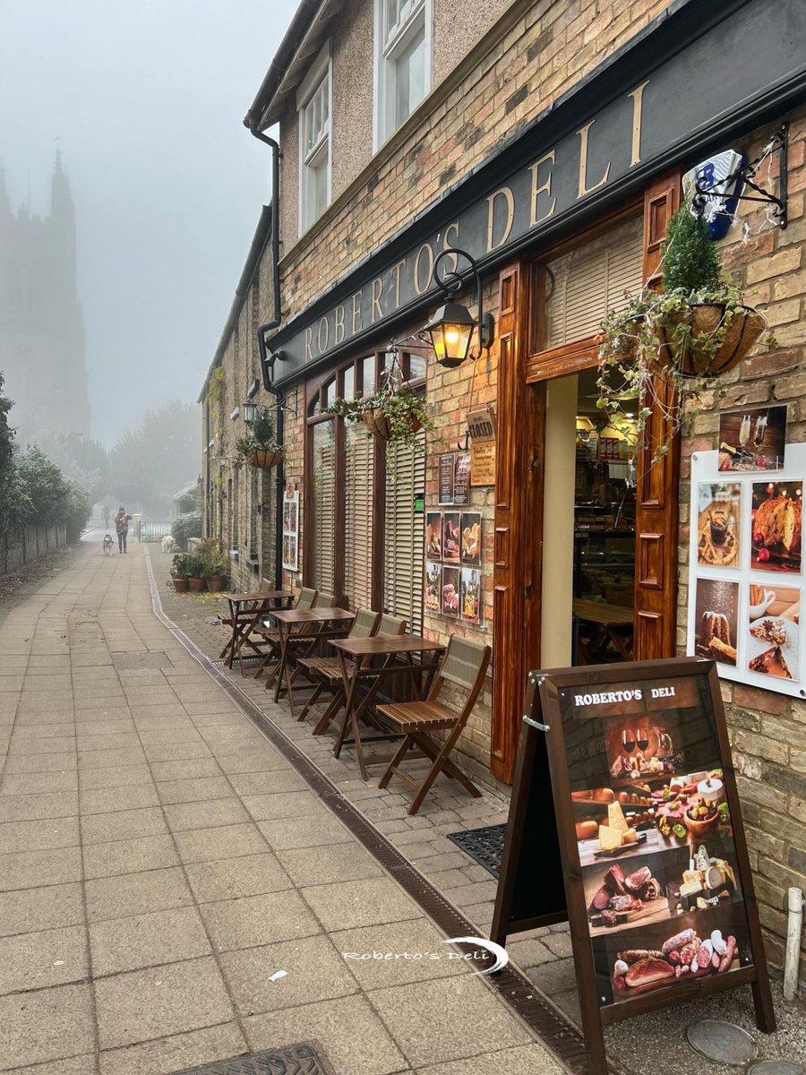 RobertosDeli1's tweet photo. Robertoβs Deli church walk St Neots , open every day until Christmas Eve.
#besocialcambridge #cambridgemarketsquare #cheeseshop #stneots #englishcheese #shoplocal #wineshop #delishop #coffeeshop https://t.co/96e2tdbFVo