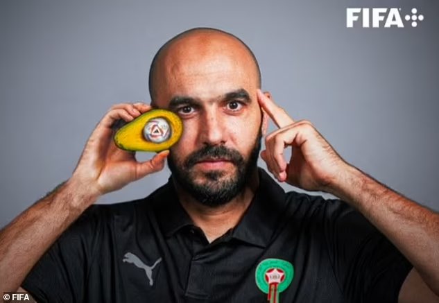 “AVACADO HEAD”
(The Moroccan Guardiola…)

With barely 3 months to the Qatar World Cup, Moroccan National team was in complete disarray.

There were disagreements everywhere, even the supporters were preparing to boycott the national team on social media.

Pls RT!!!
#OdogwuTales