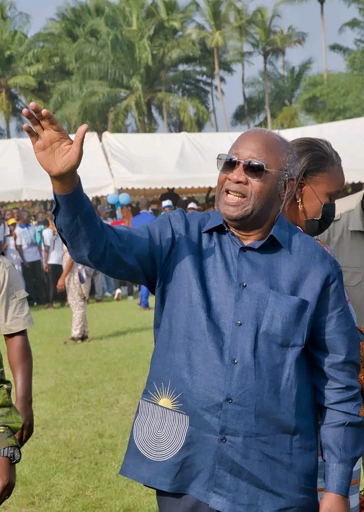 MelEssisKouadio's tweet photo. 🇨🇮 LAURENT GBAGBO:

"Pourquoi on maintient @SOROKGUILLAUME en exil ? Il faut qu'on lui dise de rentrer . Je demande que Soro Guillaume rentre dans son pays...." 

#CIV225 https://t.co/gWCl0mLSey