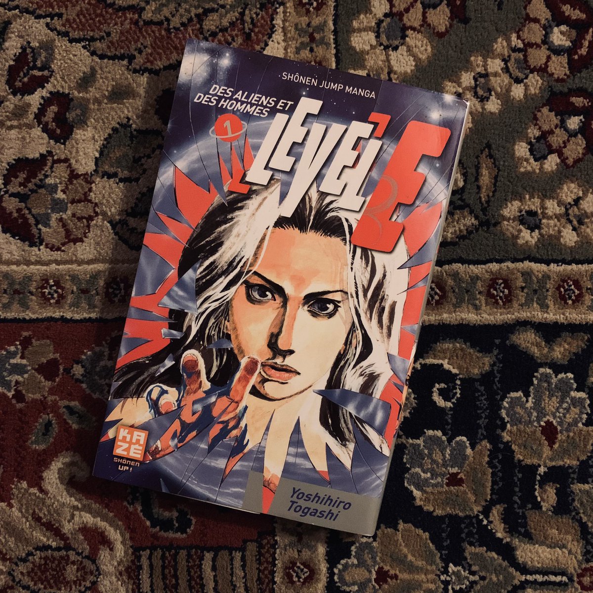 mmythosmanga's tweet image. レベル E (#LevelE) - 1995. #Shonen prépublié dans le #ShonenJump. Entre YuYu et Hunter, #YoshihiroTogashi présente Level E. Une œuvre courte où l’auteur démontre tout son talent pour créer un univers dense et passionnant en peu de pages. Une de mes œuvres préférées.