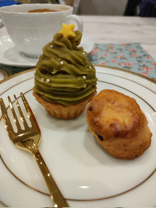 そしてこんな写真撮ってたら店員さんが「ハイキューお好きなんですか?」って聞いてくれて(そちらにいらっしゃる同僚の方がお好きだったとか!)めちゃ優しかったので嬉しい好きってなりました。そう言われなくても、なんかとても美味しかったねーって言ってたんですが 
